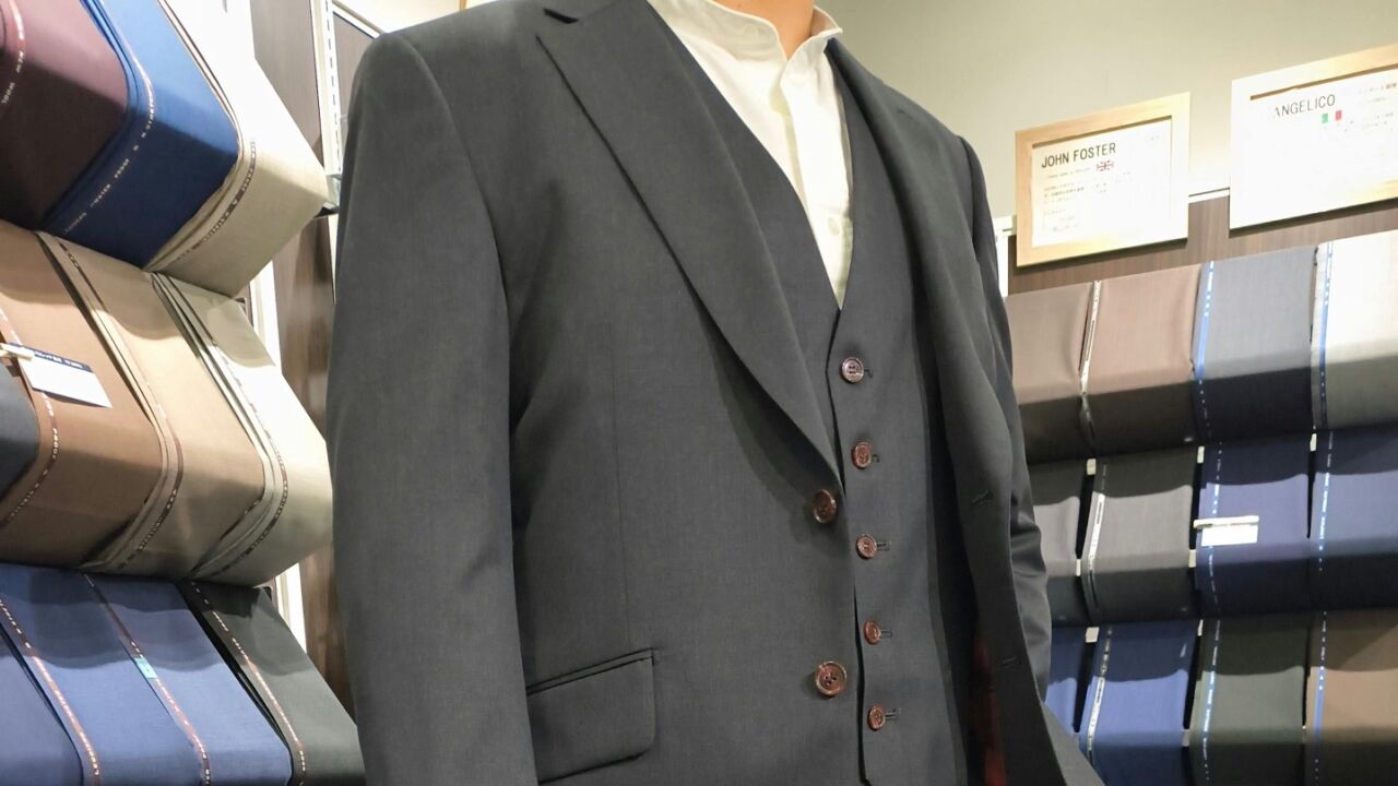 グレー無地 スリーピーススーツ-アクタ西宮店スーツコレクション