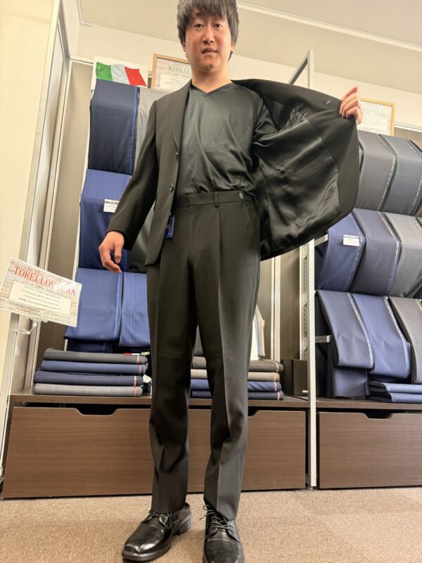 礼服もオーダーでビシっと♪のアイキャッチ画像