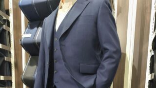 明紺無地 スリーピーススーツの画像