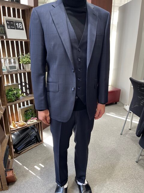 イタリア生地VIERA×紺色ウインドウペン✨大変光沢感のある惚れ惚れする仕上がりです。のアイキャッチ画像