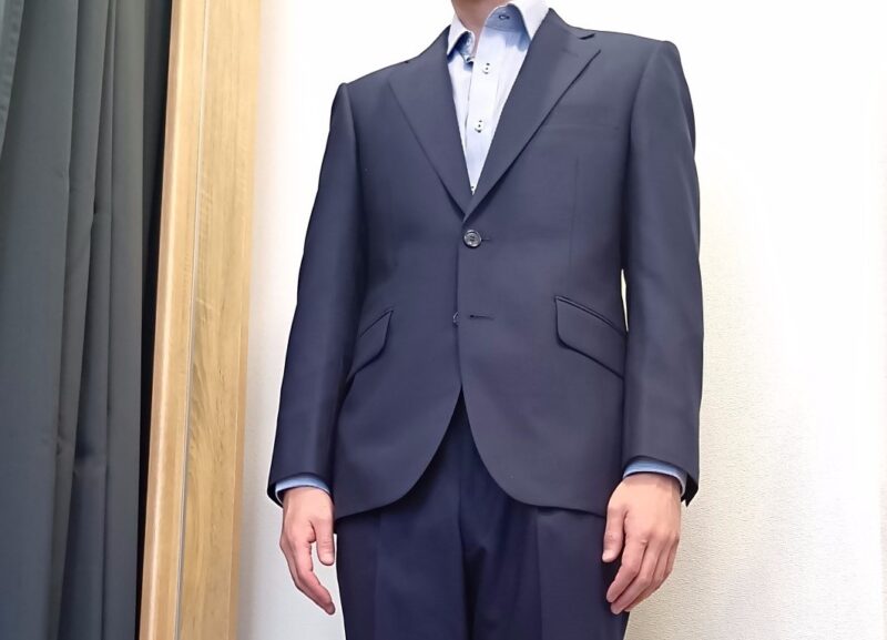 ネイビースーツを自分だけのサイズでお洒落にのアイキャッチ画像
