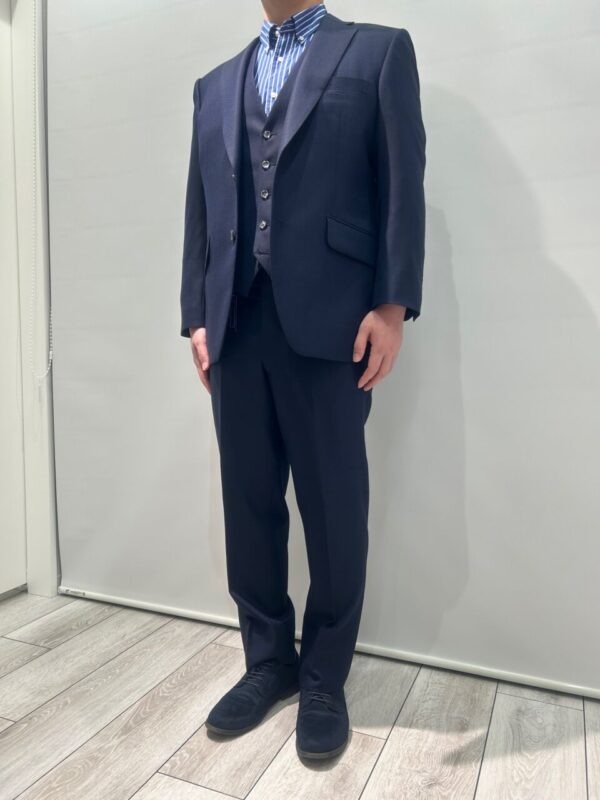 織り柄で魅せる、品のある一着のアイキャッチ画像