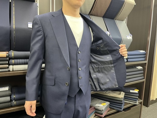 結婚式にはスリーピースで！のアイキャッチ画像