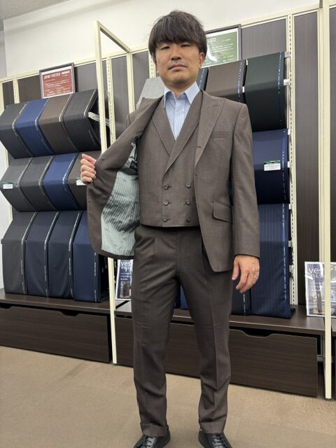 ダブルベストが周りとの差を出す。細かなこだわりで個性を出す。のアイキャッチ画像