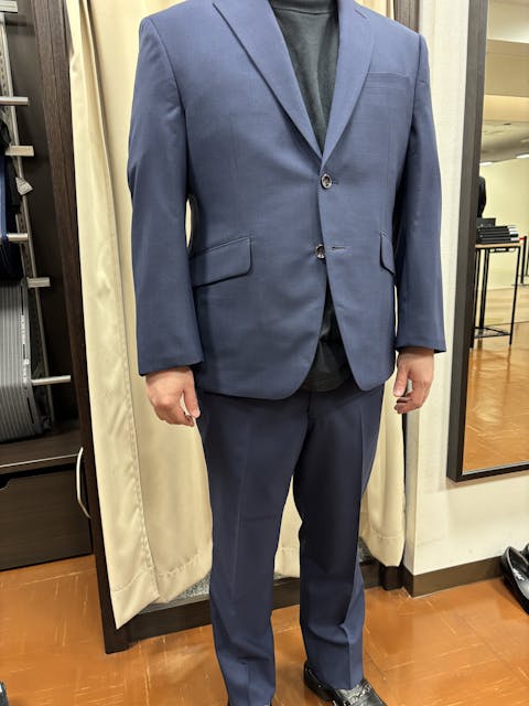 ネイビー無地を制するのアイキャッチ画像