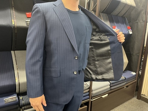 光沢素材で軽快に。のアイキャッチ画像