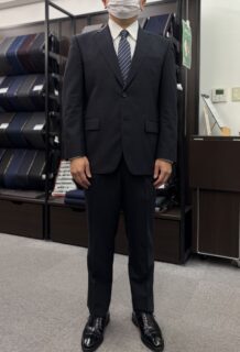 陰影が表現する品格のストライプの画像