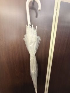 雨の日にスーツが濡れたときの正しい対処法｜天神のスーツ屋が教える緊急ケアの画像