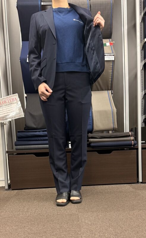 シンプルながら高級感がある光沢ストレッチ！のアイキャッチ画像