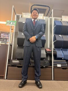 カチッと男らしい紺ストライプスーツ♪の画像