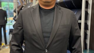 伸縮性抜群のジャージスーツの画像