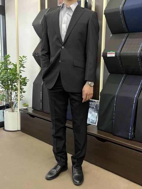 王道のブラック無地のアイキャッチ画像