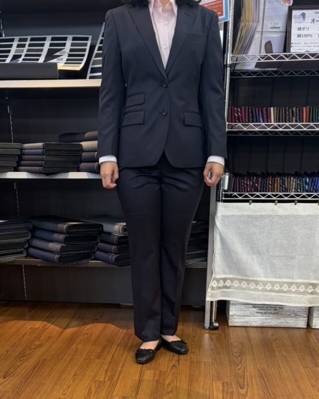 洗練されたシルエットとこだわりのディテールのアイキャッチ画像