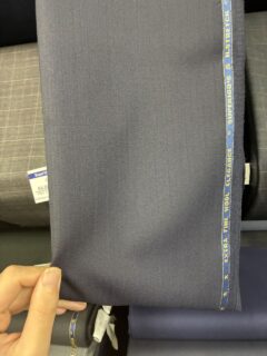 生地紹介ネイビー織り柄ストライプの画像