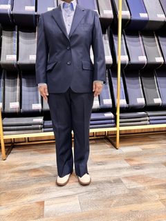 ニット着用でも窮屈感なくゆったりとしたシルエットにワイドパンツを合わせたスーツ！！の画像