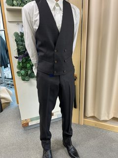 ベストもダブルでシックに。の画像