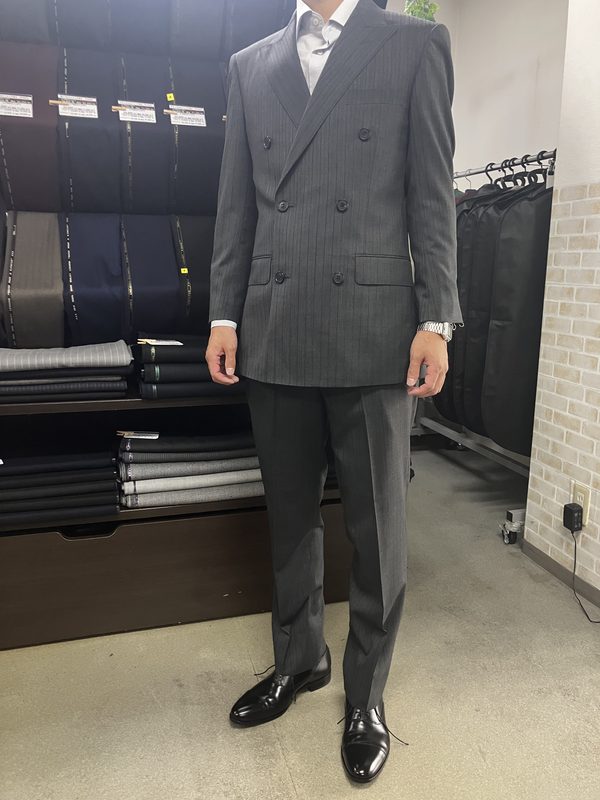 グレー系光沢＆ナチュラルストレッチ機能Wool 70％素材＆ツイル裏地のアイキャッチ画像