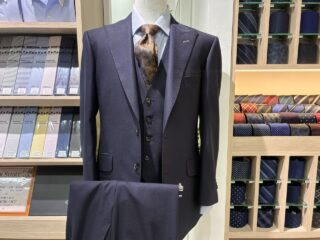 【メンズスーツ】秋冬新柄マネキンスーツ入荷しました！の画像