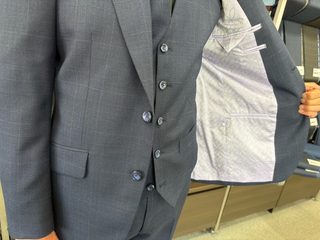 セレモニー着用で華やかに。の画像