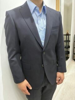 アンジェリコ＋本台場で品格を醸し出す上質ネイビースーツの画像