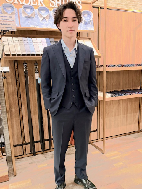 大切な表彰式に光沢感のあるイタリー製生地で最高のドレスアップ！！のアイキャッチ画像