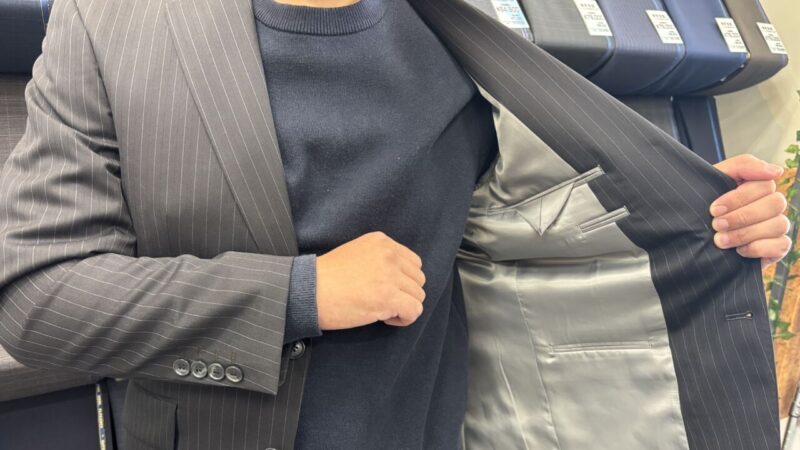 柔らかいストライプで自然なすっきり見せのアイキャッチ画像