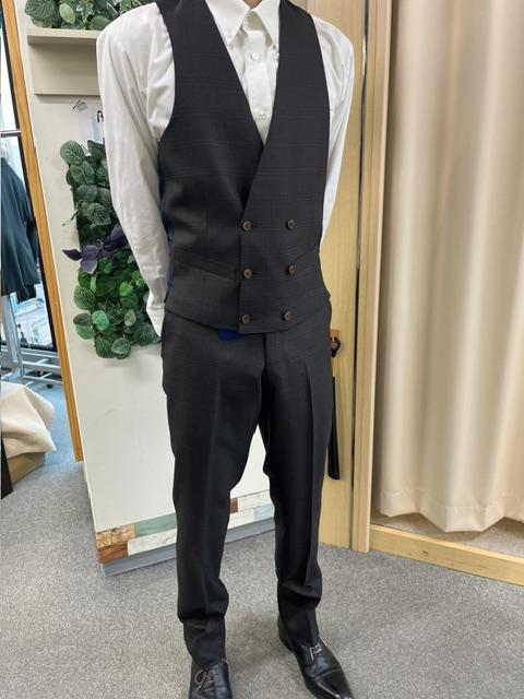 ベストもダブルでシックに。のアイキャッチ画像