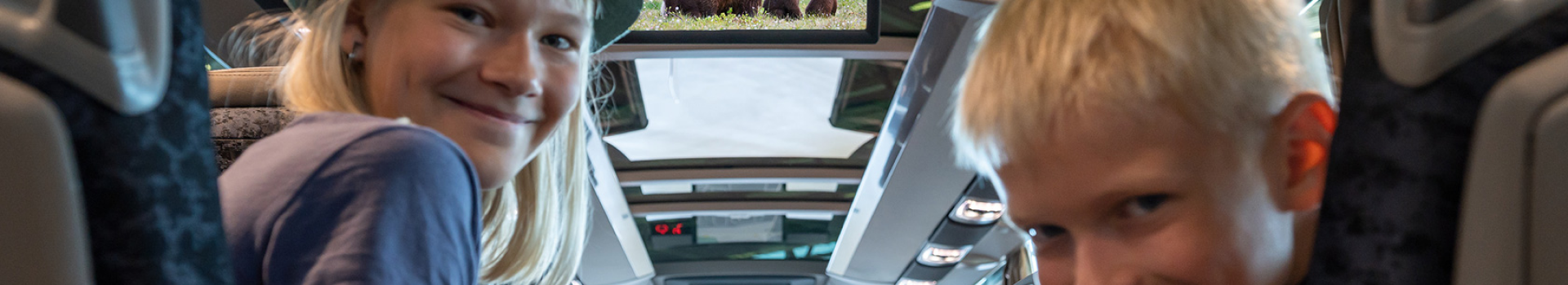 Ride in Ultimate Comfort with Orlando's Premier Shuttle and Charter Bus Rentals