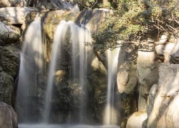 How-to-photograph-waterfalls-with-slow-shutter-speeds