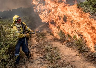 Photographing-fire-by-Justin-Sullivan