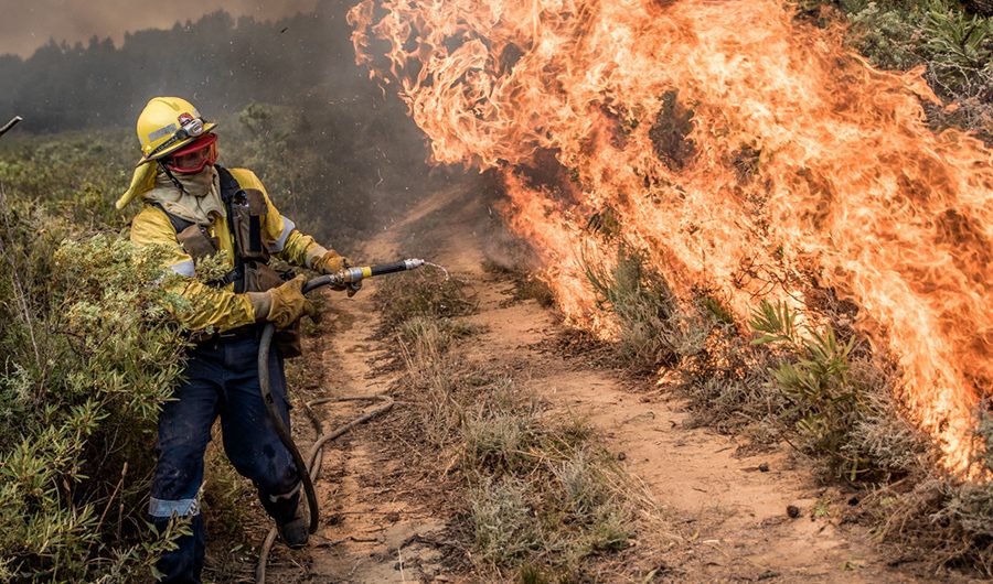 Photographing-fire-by-Justin-Sullivan