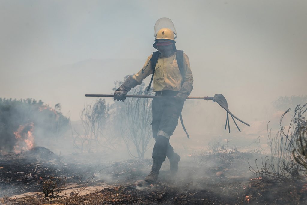 Photographing-fire-by-Justin-Sullivan