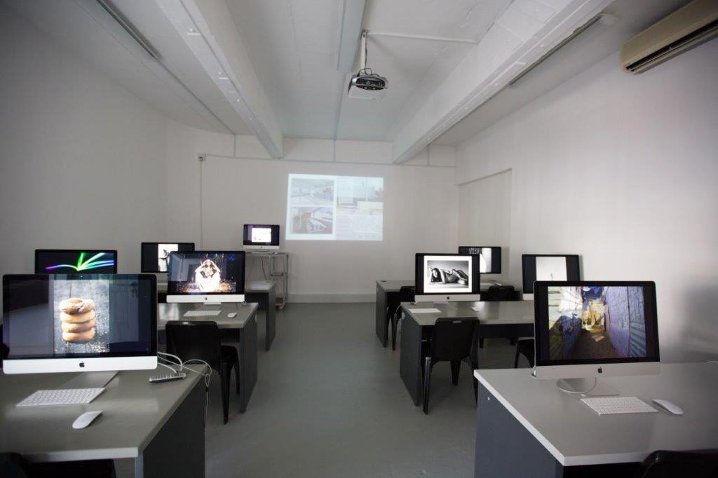 &#98;&#101;&#116;&#119;&#97;&#121;&#25163;&#26426;&#19979;&#36733;Studio-and-Exhibition-Rental-at-Orms-Cape-Town-School-of-Photography