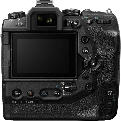 Starting 2019 with a bang, meet the Olympus OM-D E-M1X Mirrorless Camera built with professionals in mind and featuring a Four Thirds sensor.