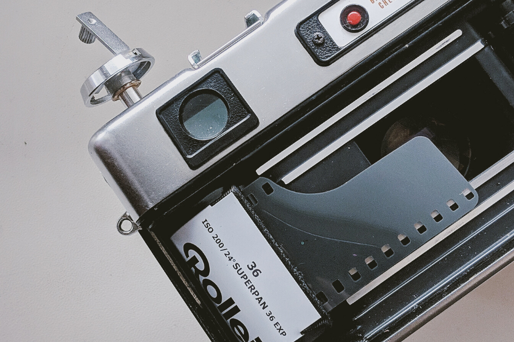 How To Develop B&W 35mm Film At Home Without A Darkoom Tutorial