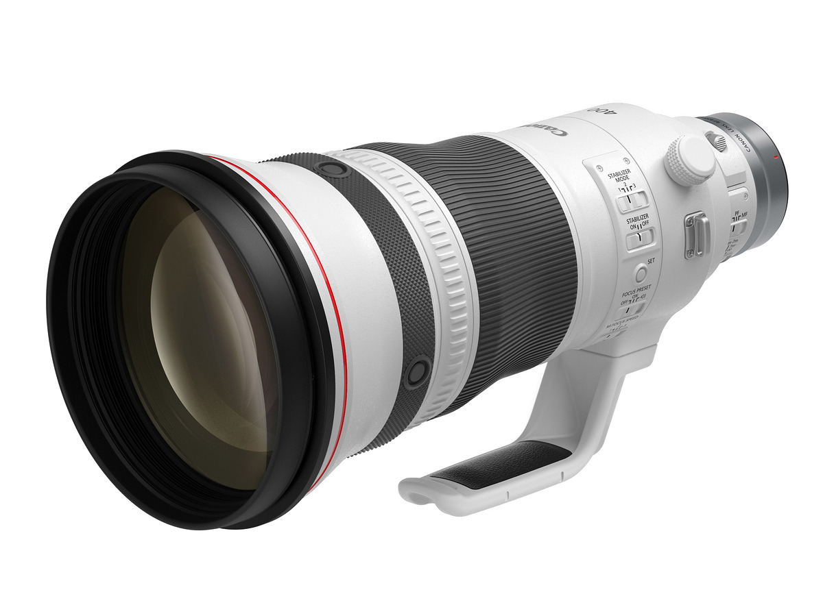 THE RF 400MM F2.8L IS USM LENS  three quarter view 