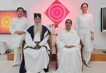 Guangzhou China : A very senior Taoist master visits Guangzhou centre