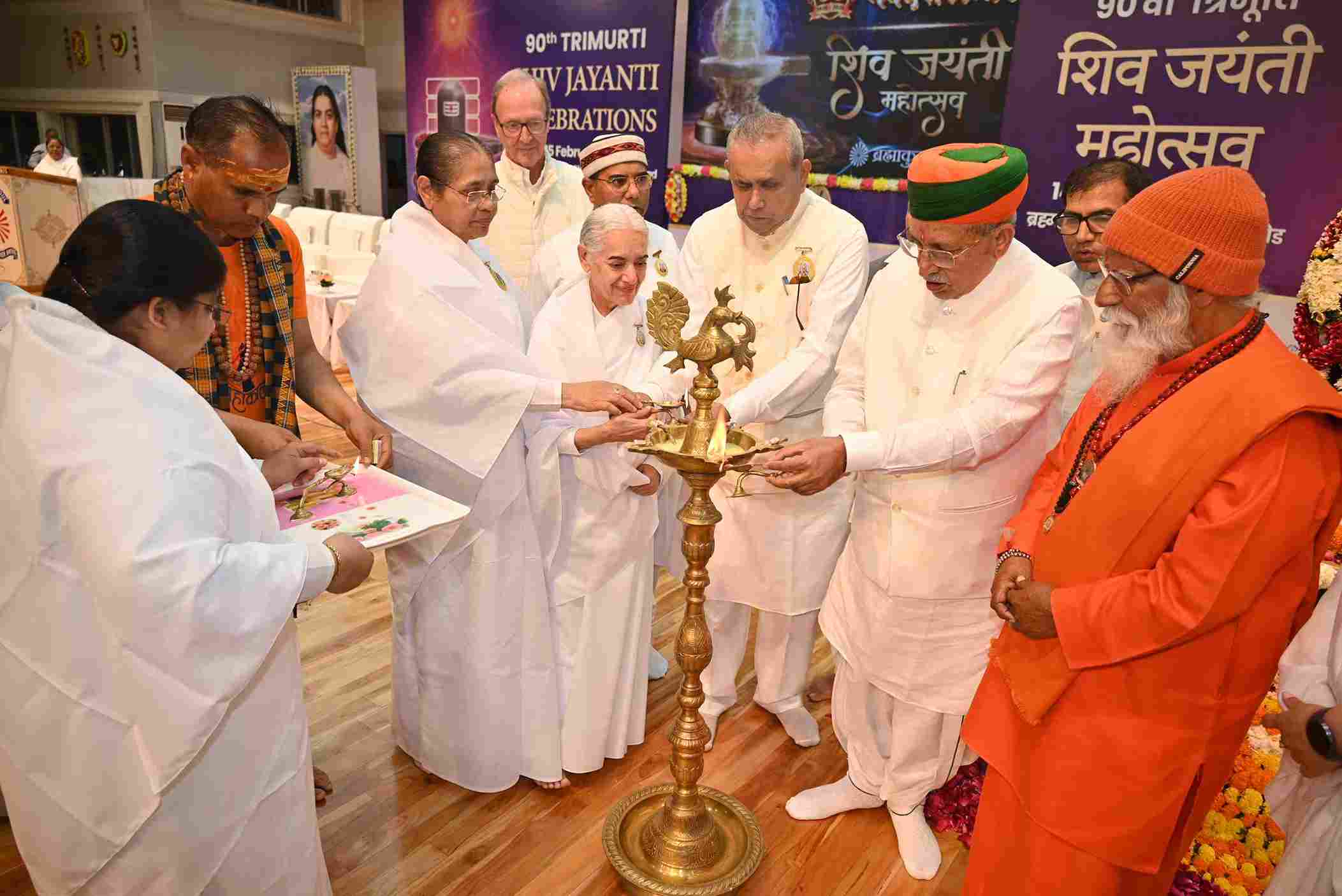 आबू रोड : त्रिमूर्ति शिव जयंती महोत्सव में शामिल हुए केंद्रीय विधि एवं न्याय राज्य मंत्री अर्जुनराम मेघवाल