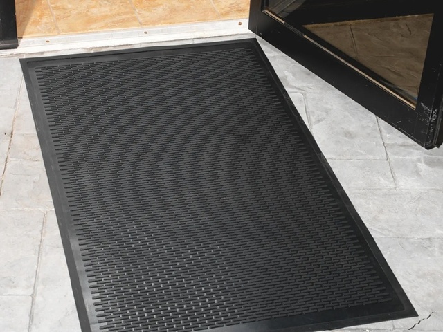 Crown Super-Soaker™ 250 Wiper/Scraper Mat - 3' x 5', Charcoal