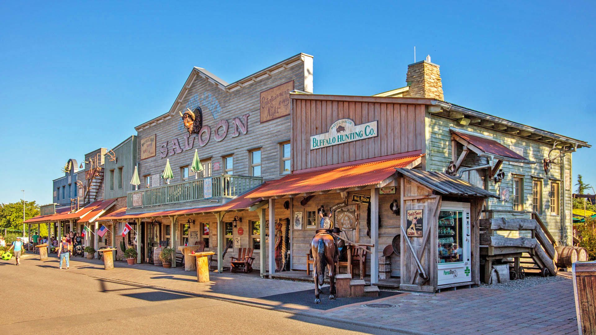 Gebäude mit Holzfassade im Wildwest-Stil.