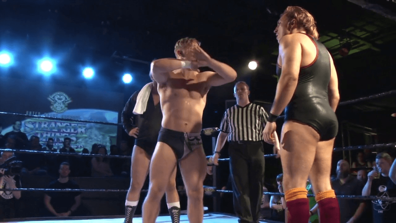 FREE MATCH - British Strong Style vs Angel Cruz, B Cool & Tyler Bate - Outer
Space Odyssey 3