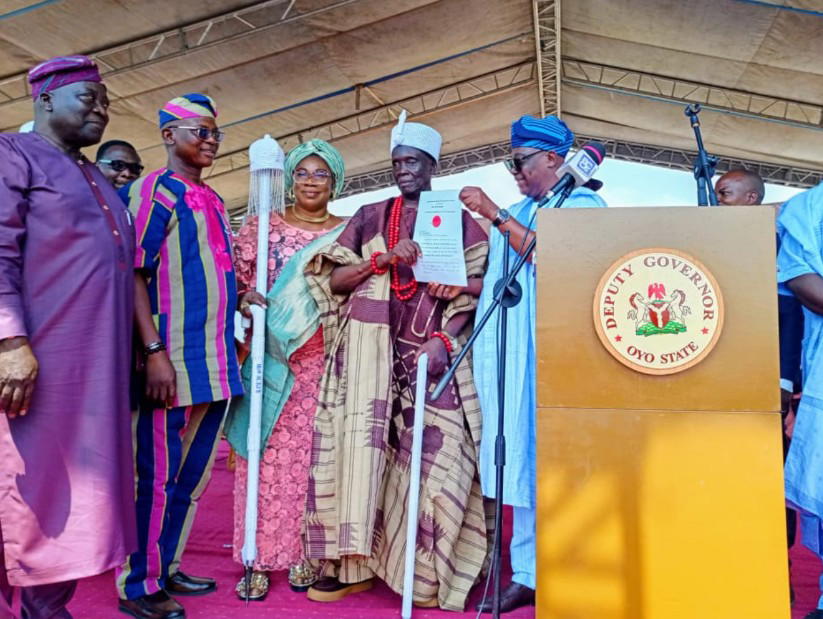 Makinde crowns 14 Oyo chiefs as Obas despite Alaafin’s S’Court move