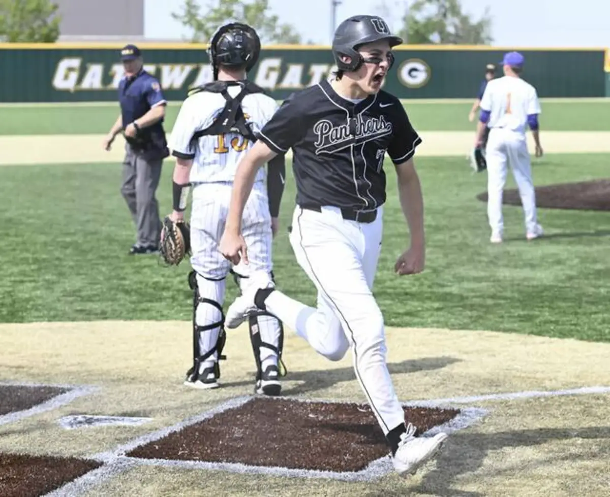 Sophomore Evan Smirniw leads Upper St. Clair to surprising rout of Plum in Class 5A 1st round