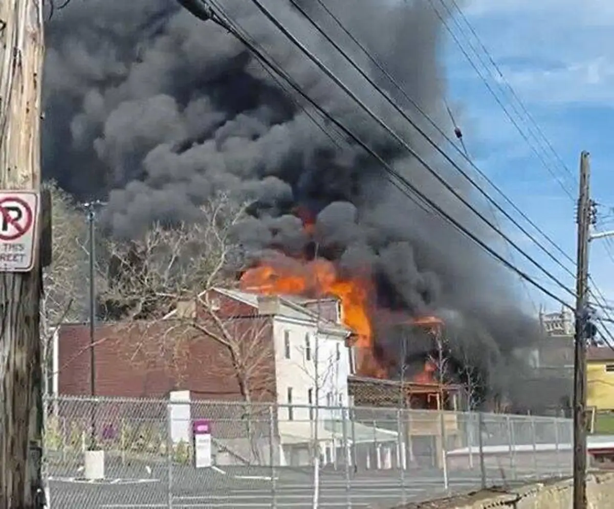 Fire in Bloomfield rowhouse spreads to 4 other buildings on block; no injuries reported