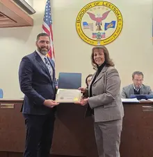 Leetsdale officer recognized for efforts in stopping suspect in nearby town