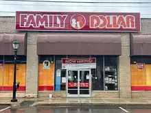 Sharpsburg Family Dollar has inconsistent hours