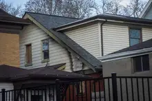 Cat alerts sleeping Oakmont family to fire in home