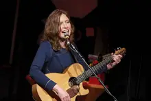 Singer-songwriter brings intimate acoustic tunes to Monroeville library