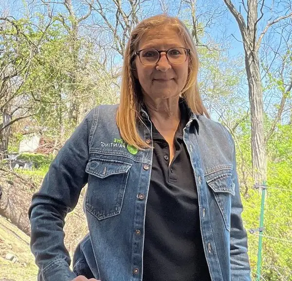 Bellevue business owner helps clients spruce up residences, businesses