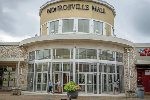 Plans to raze Monroeville Mall surprise industry leaders